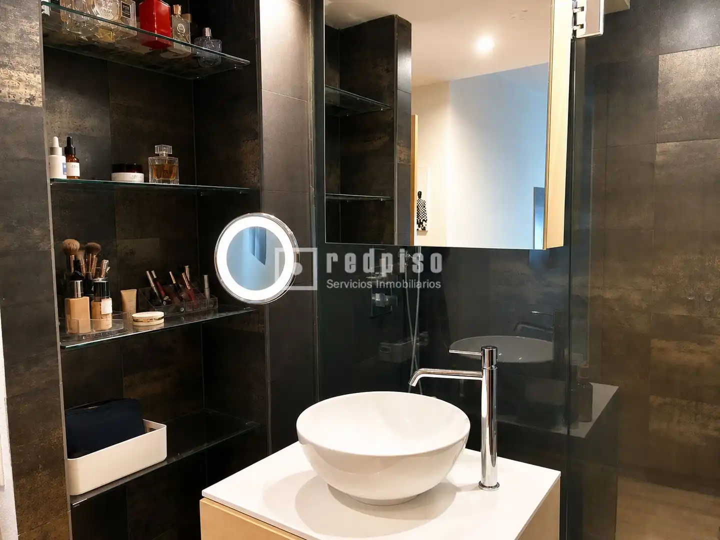 Baño de Piso en venta en Madrid con Aire acondicionado, Calefacción y Jardín privado