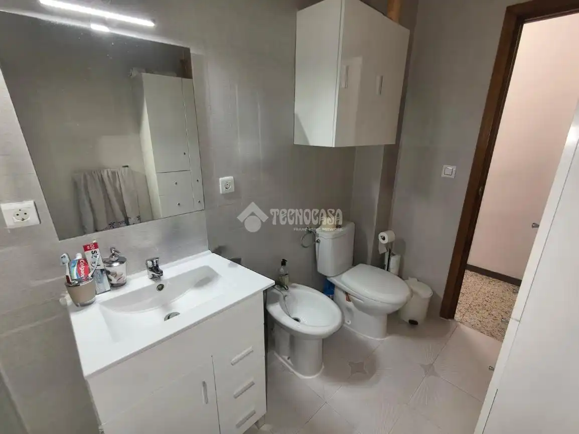 Bathroom of Flat for sale in Montilla  with Air Conditioner and Balcony
