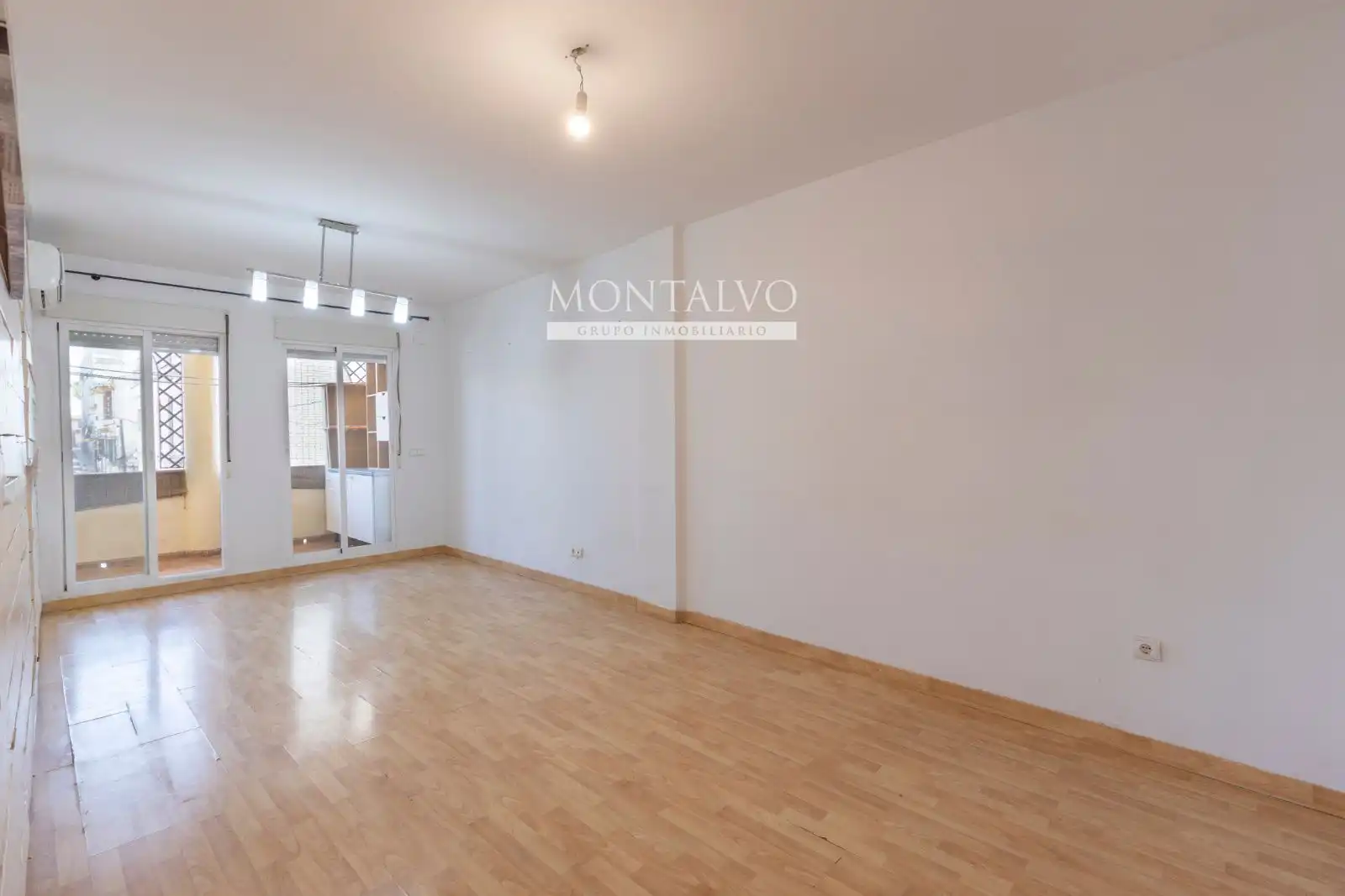 Piso con ascensor en venta en Miguel Hernández 4