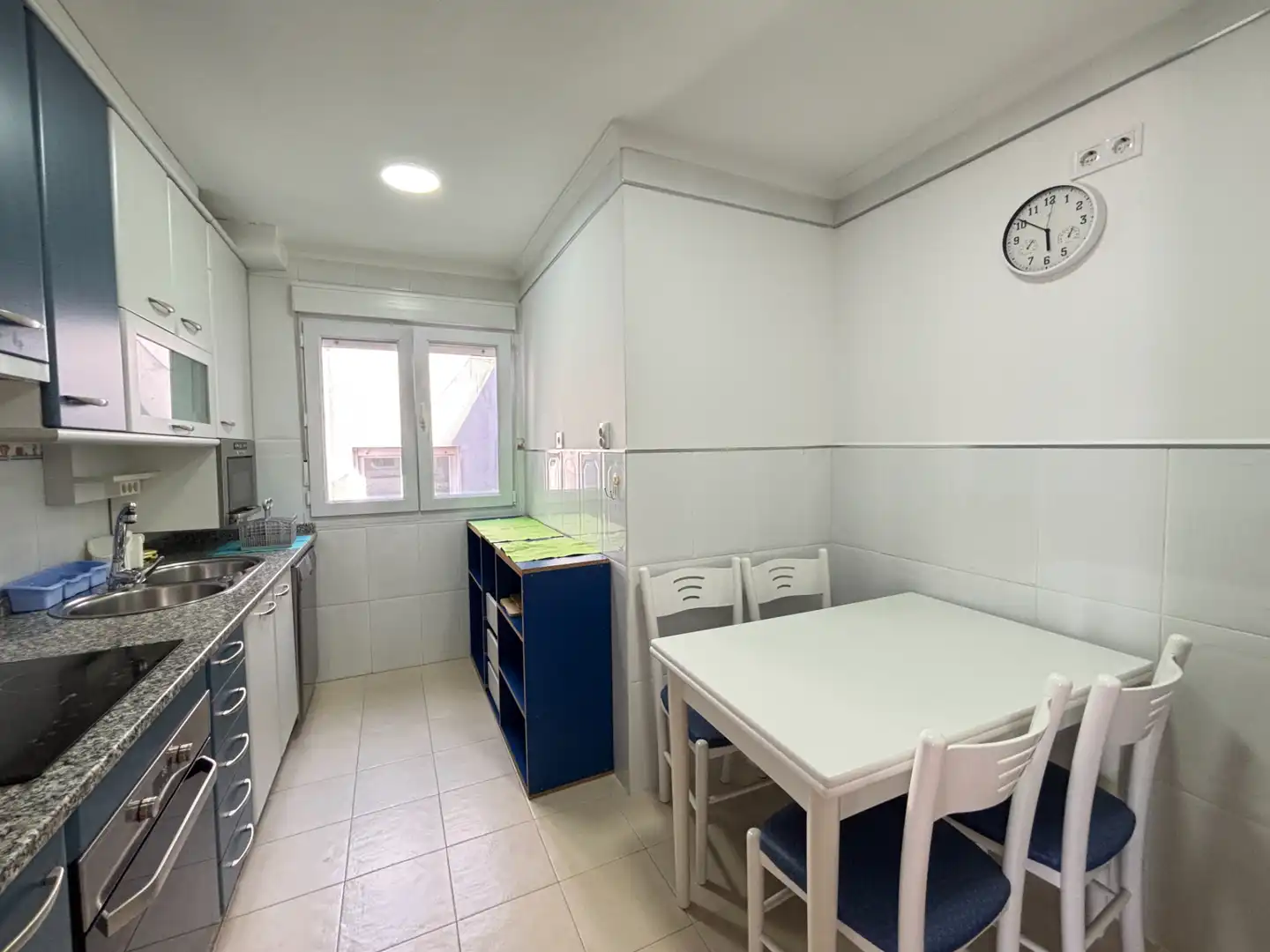 Cuina de Àtic en venda en Boiro amb Calefacció, Terrassa i Moblat