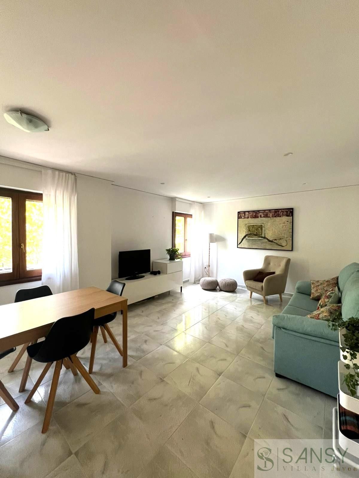 Sala d'estar de Apartament en venda en Oliva amb Calefacció, Terrassa i Balcó