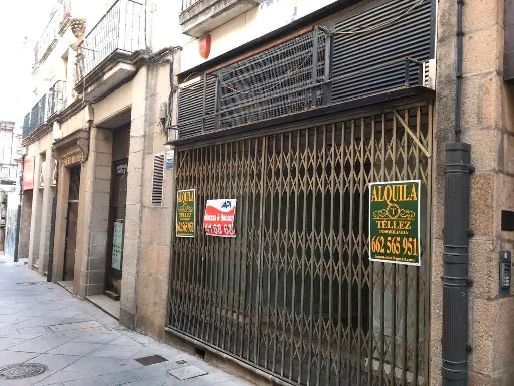 Locale commerciale in vendita a Calle 12, imagen 2
