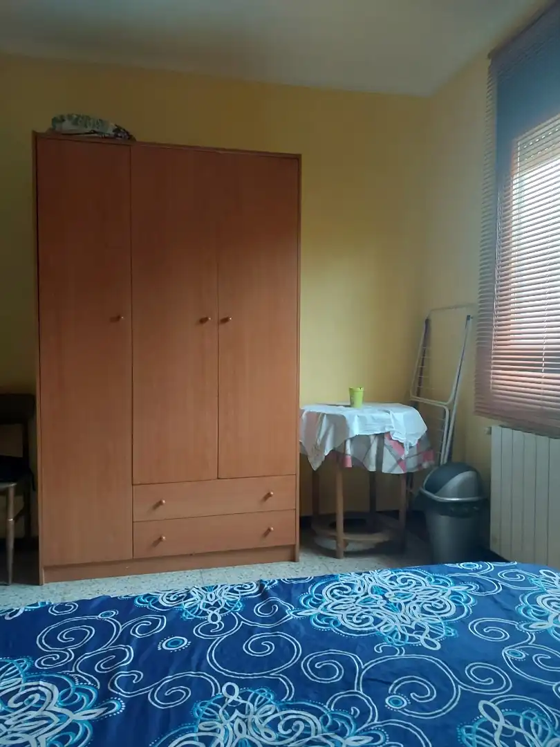 Bedroom of Flat for share in Banyoles  with Terrace, Furnished and Balcony