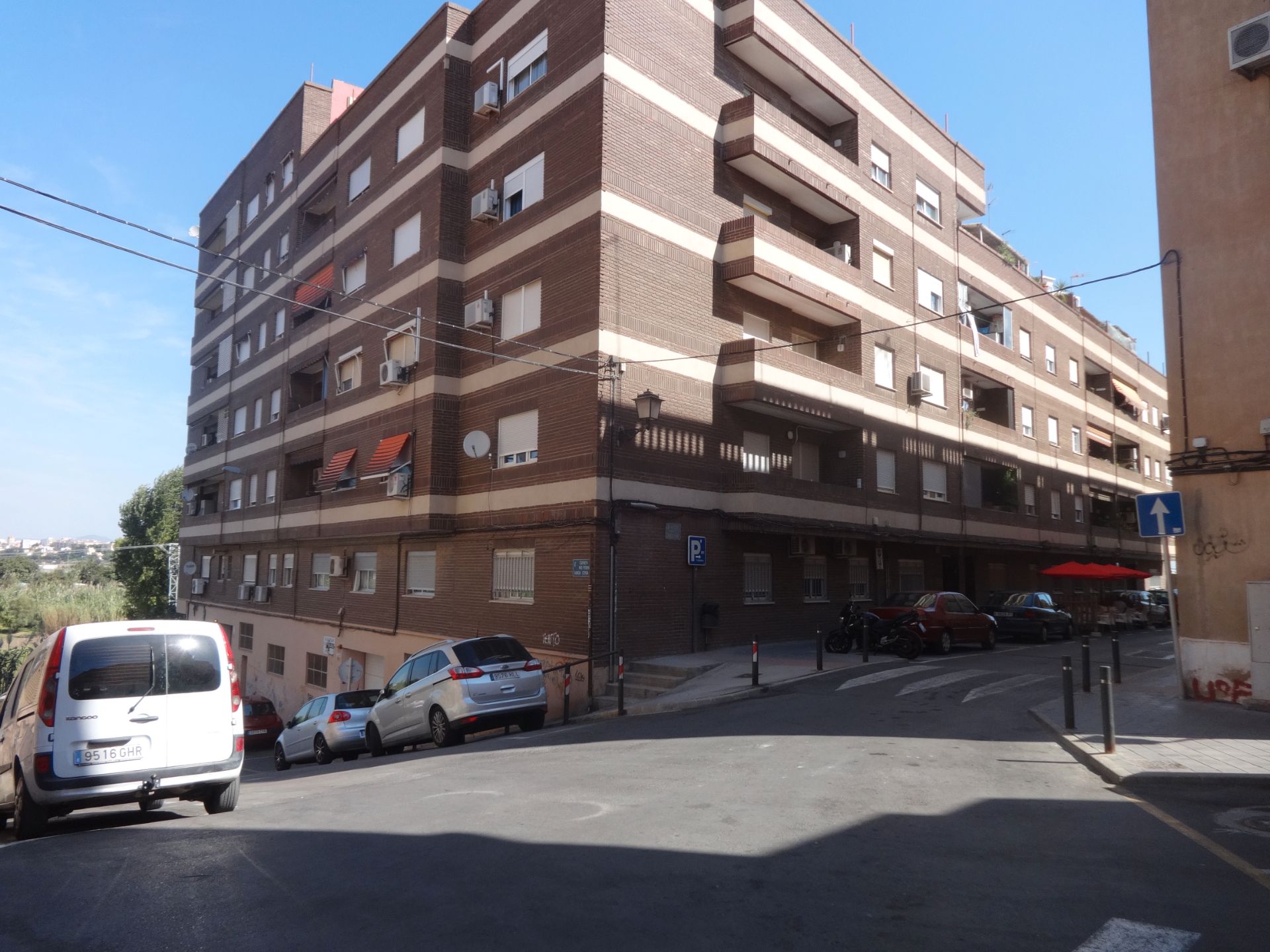 Vista exterior de Piso en venta en Quart de Poblet con Aire acondicionado, Trastero y Horno