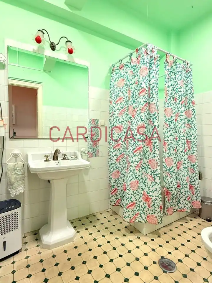 Baño de Piso en venta en Vigo  con Calefacción y Parquet