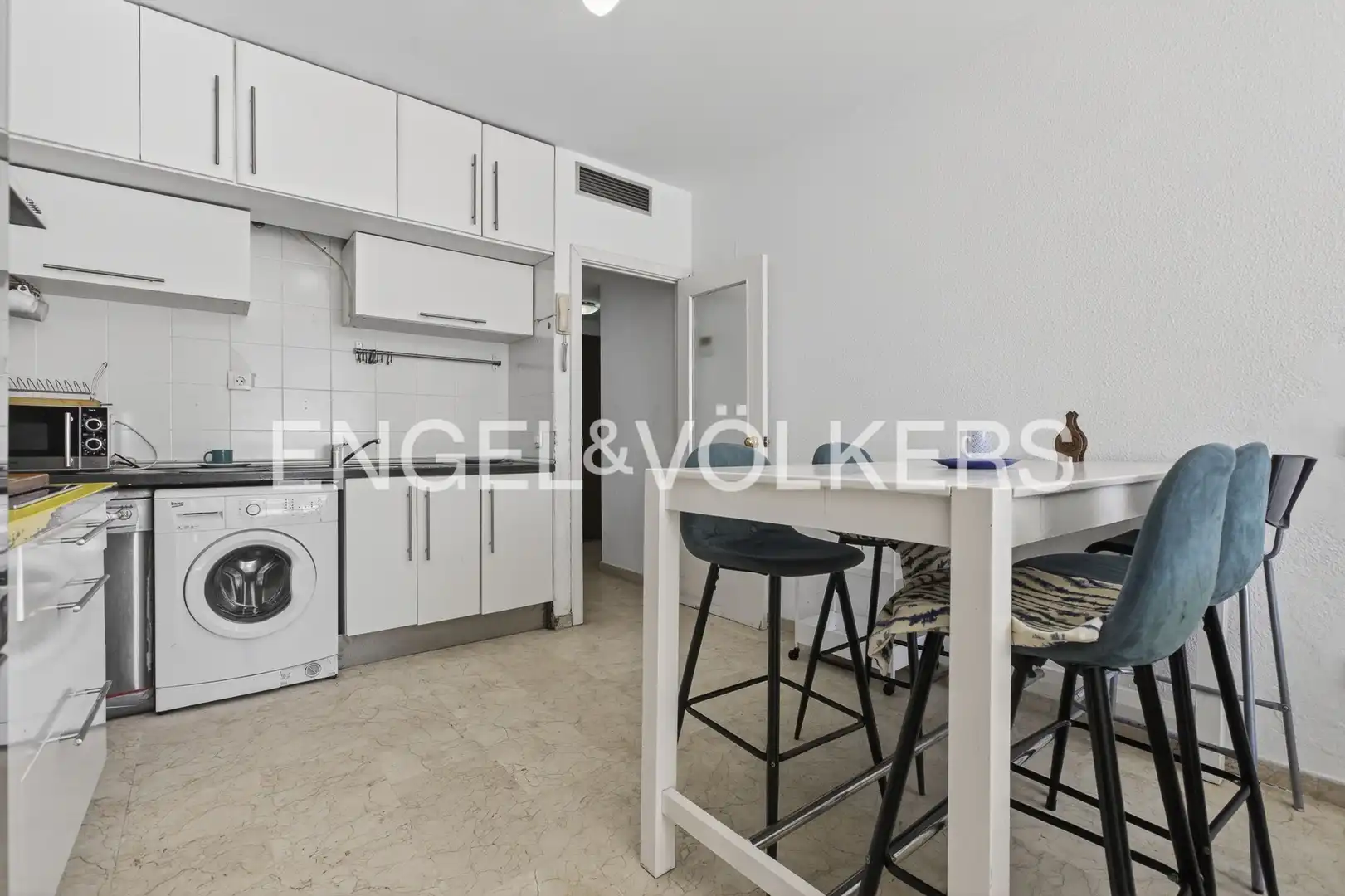 Kitchen of Duplexes for sale in Sevilla  with Air Conditioner and Heating
