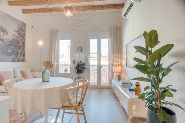 Piso en Venta en Carrer de Milà i Fontanals en Vila de Gràcia