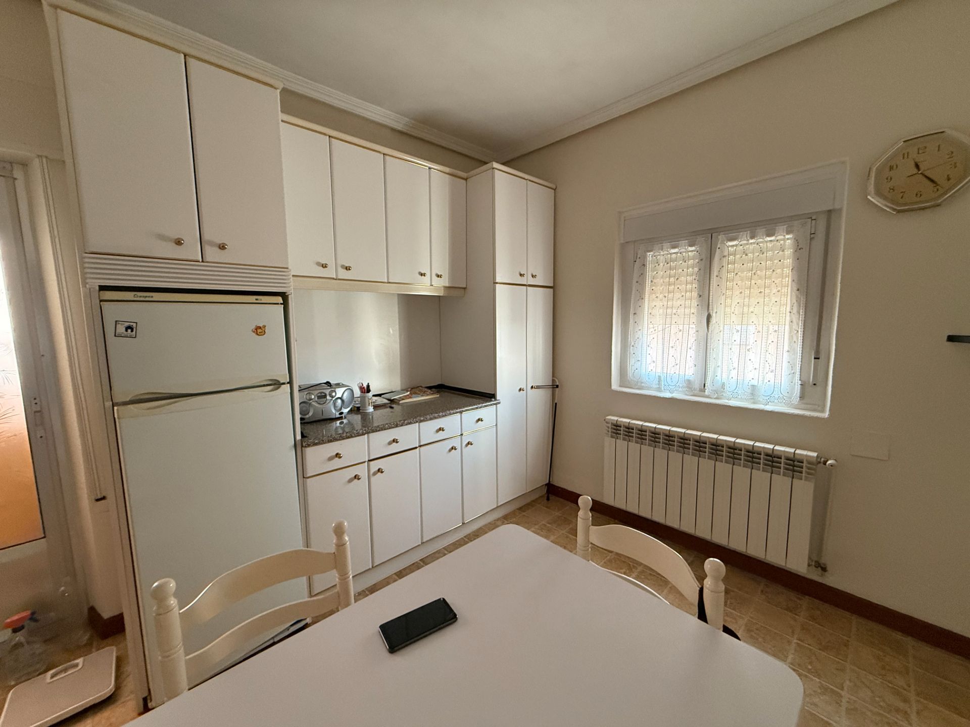 Kitchen of Flat for sale in San Andrés del Rabanedo  with Heating, Furnished and Oven