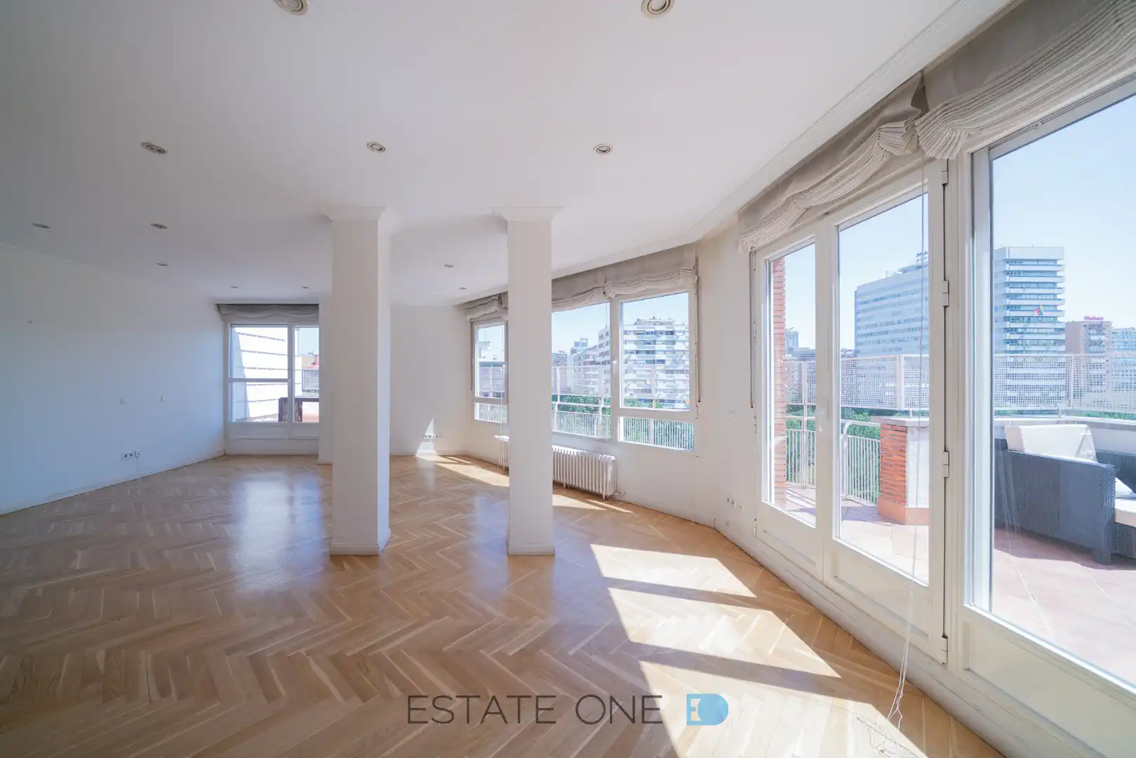 Sala de estar de Ático de alquiler en Madrid con Aire acondicionado, Calefacción y Terraza