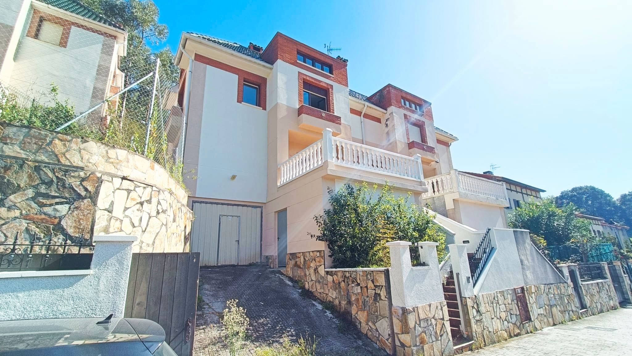 Casa adosada en venda a C/ pico mello , Otañes - Talledo