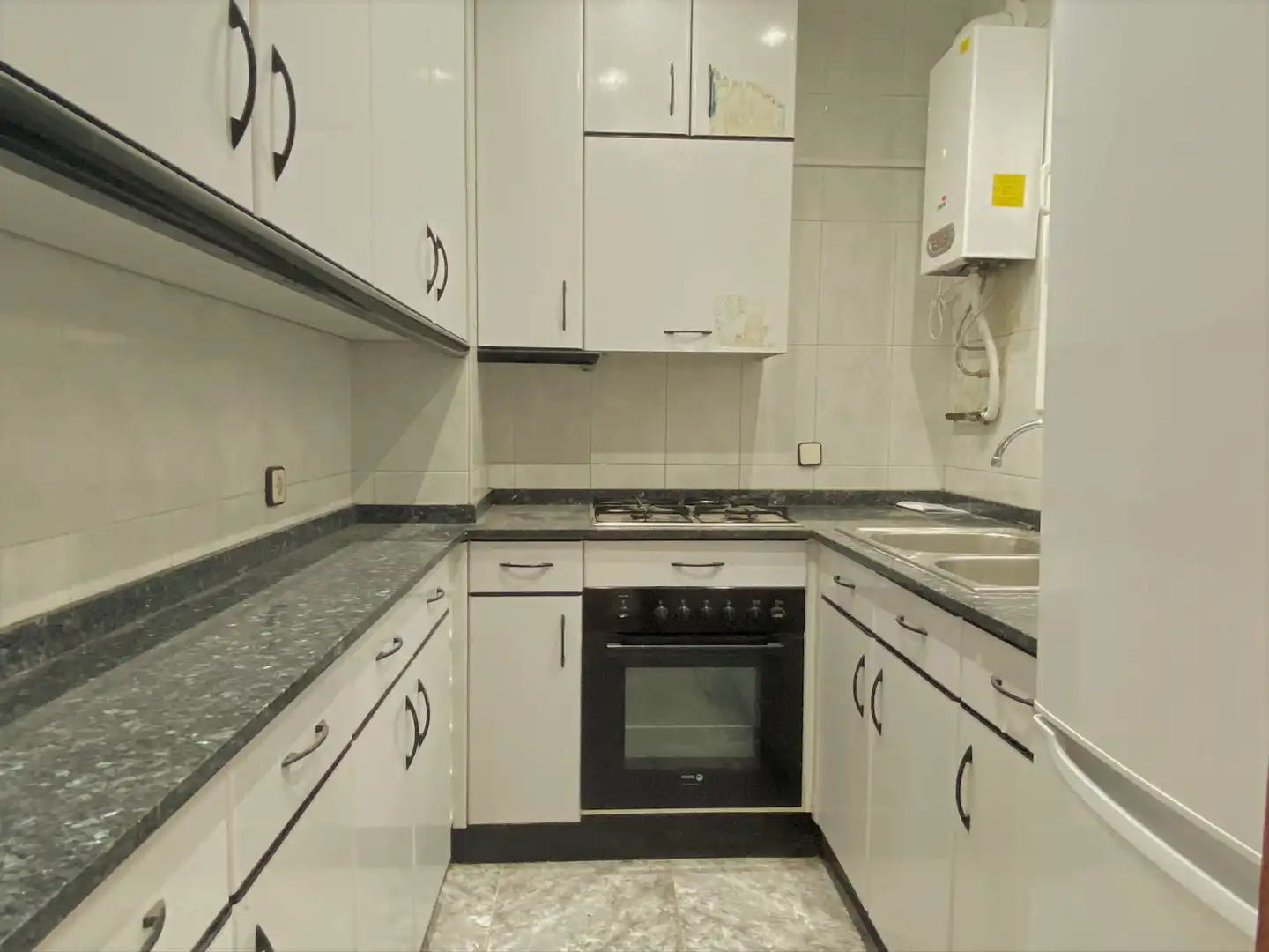 Cocina de Piso en venta en Barcelona con Aire acondicionado