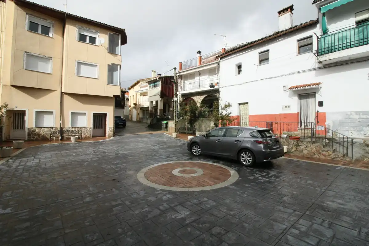 Vista exterior de Casa o chalet en venta en Arenas de San Pedro con Calefacción, Parquet y Amueblado