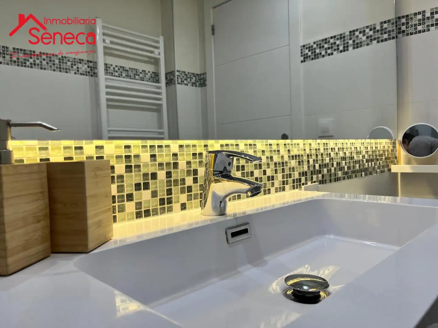 Bathroom of Flat for sale in Córdoba  with Air Conditioner, Heating and Furnished