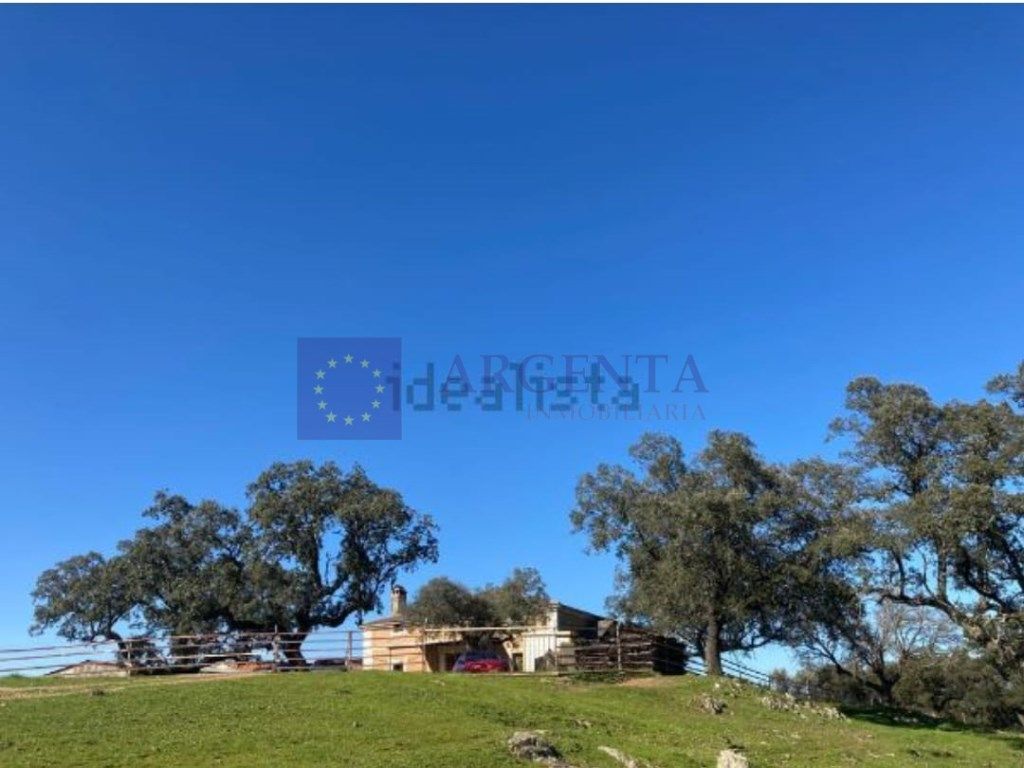 Exterior view of Country house for sale in Navalmoral de la Mata