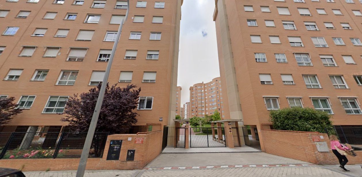 Vista exterior de Piso en venta en  Madrid Capital con Trastero y Piscina comunitaria
