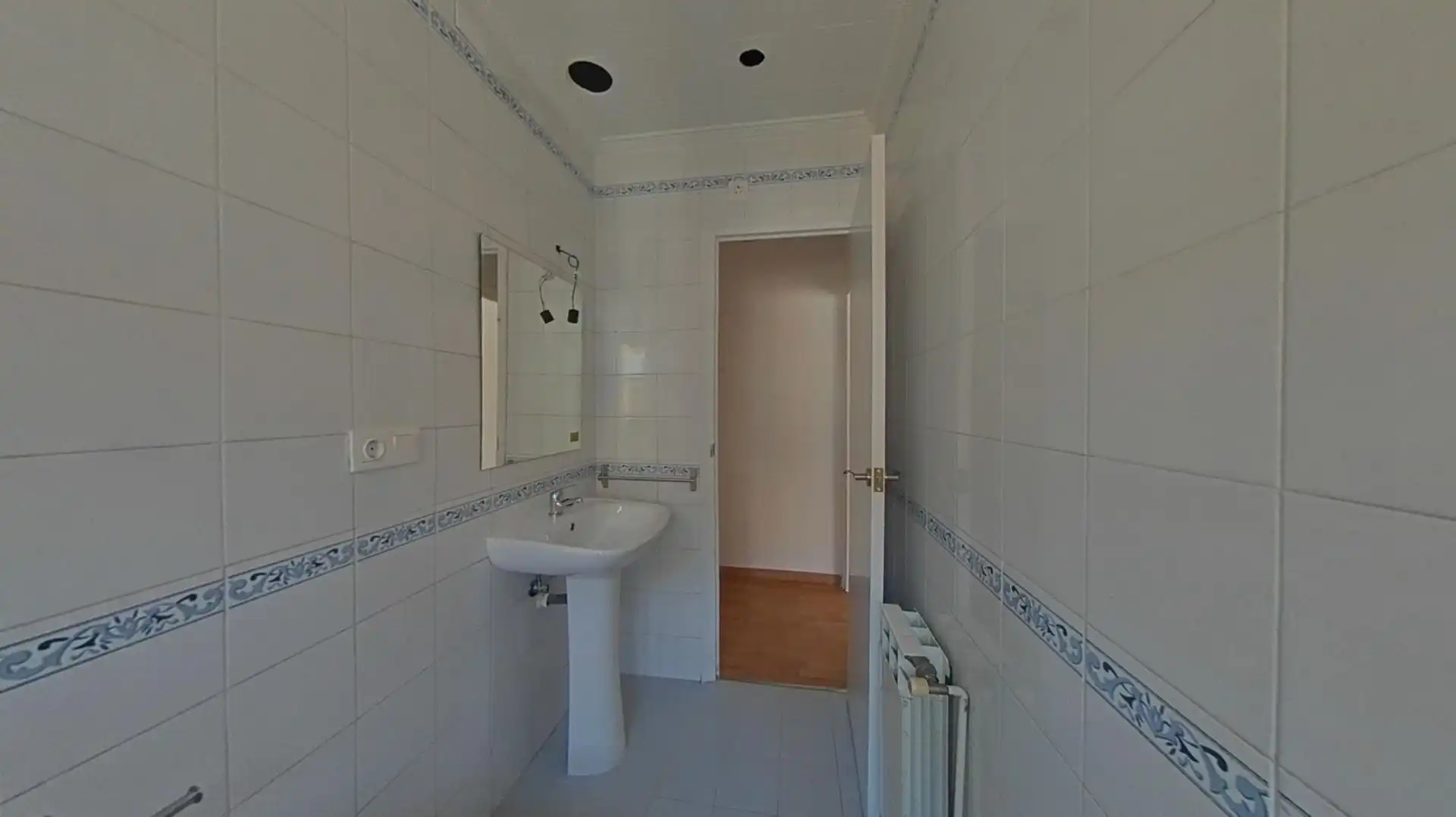 Baño de Piso en venta en Terrassa con Calefacción y Terraza