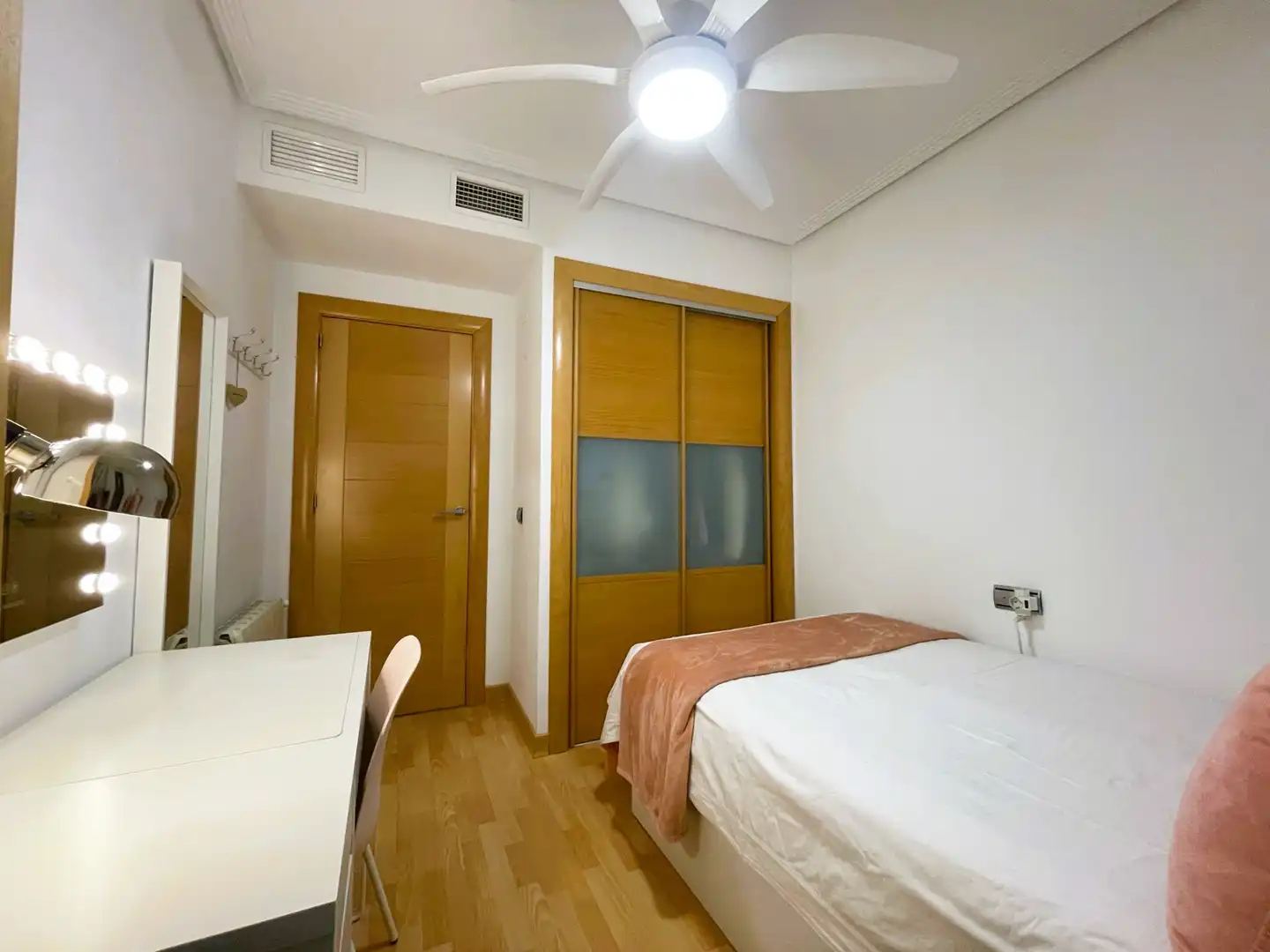 Bedroom of Flat for sale in Orihuela  with Air Conditioner, Heating and Terrace