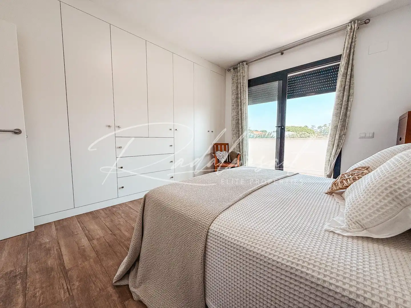 Habitación de Casa adosada en venta en Cambrils con Calefacción, Jardín privado y Terraza