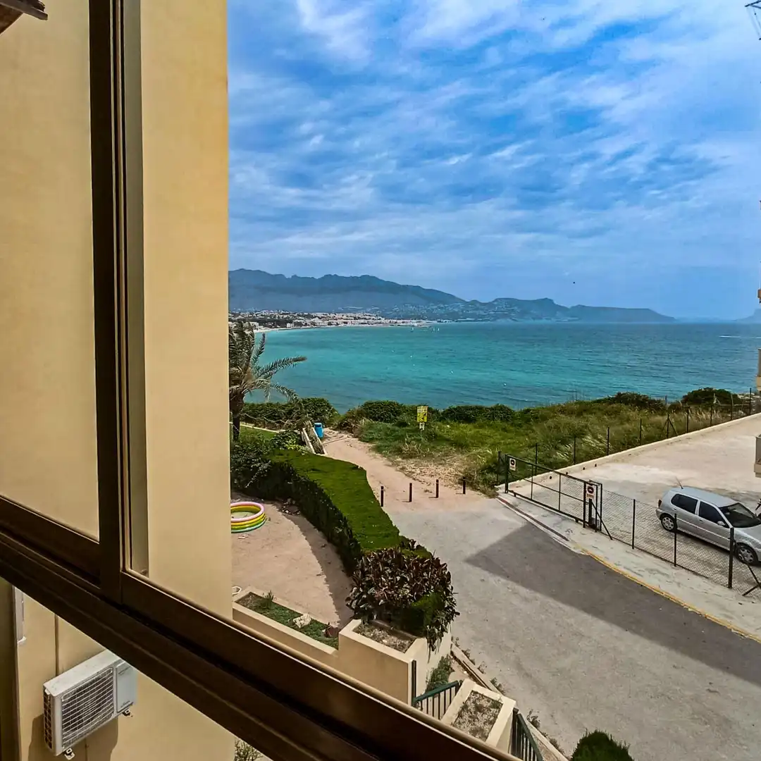 Vista exterior de Apartamento de alquiler en L'Alfàs del Pi con Aire acondicionado, Jardín privado y Terraza