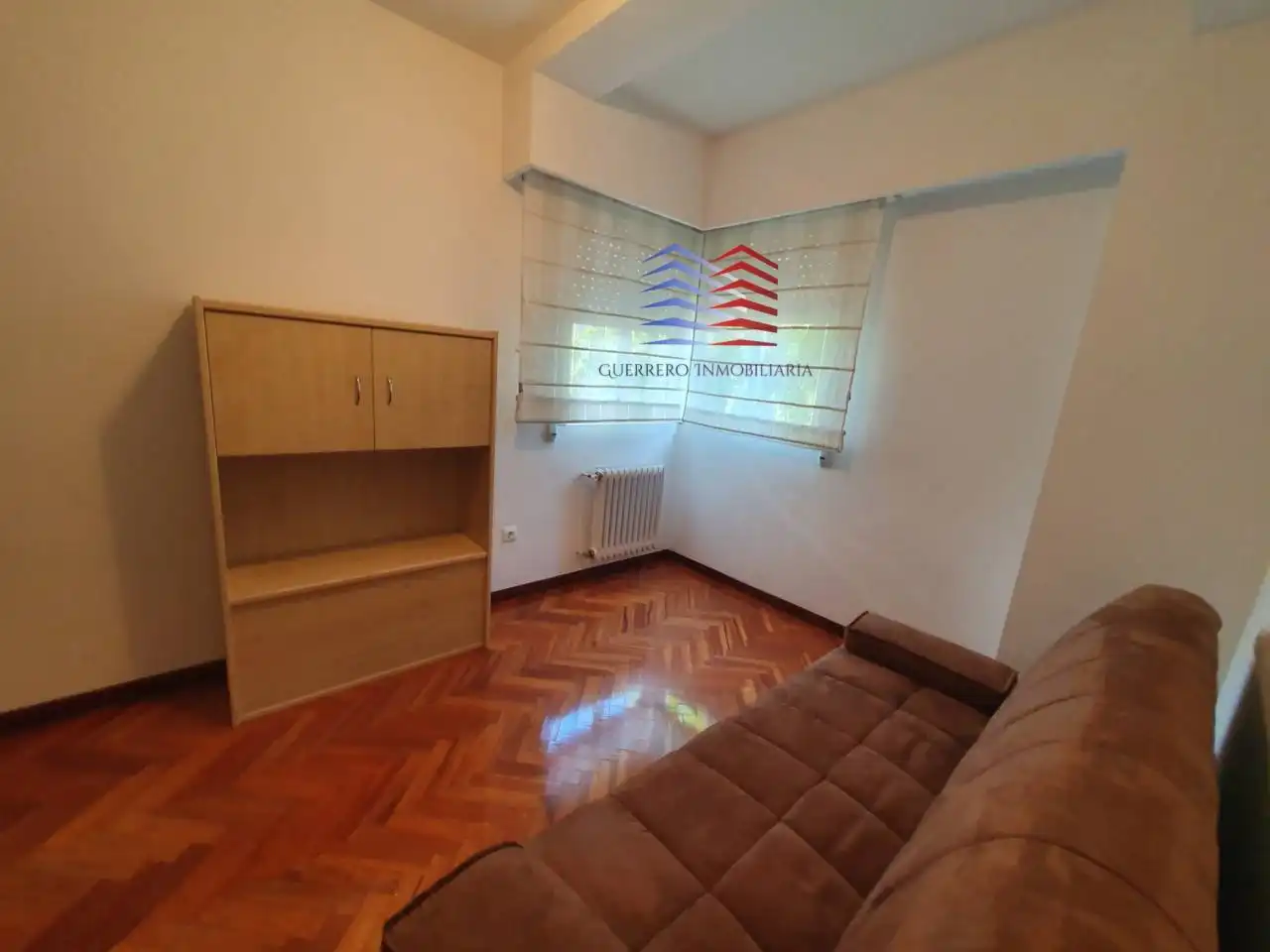 Living room of Flat for rent in Ourense Capital   with Heating, Parquet flooring and Storage room