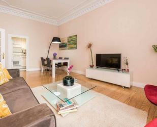 Sala d'estar de Apartament de lloguer en Vitoria - Gasteiz amb Aire condicionat, Traster i Balcó