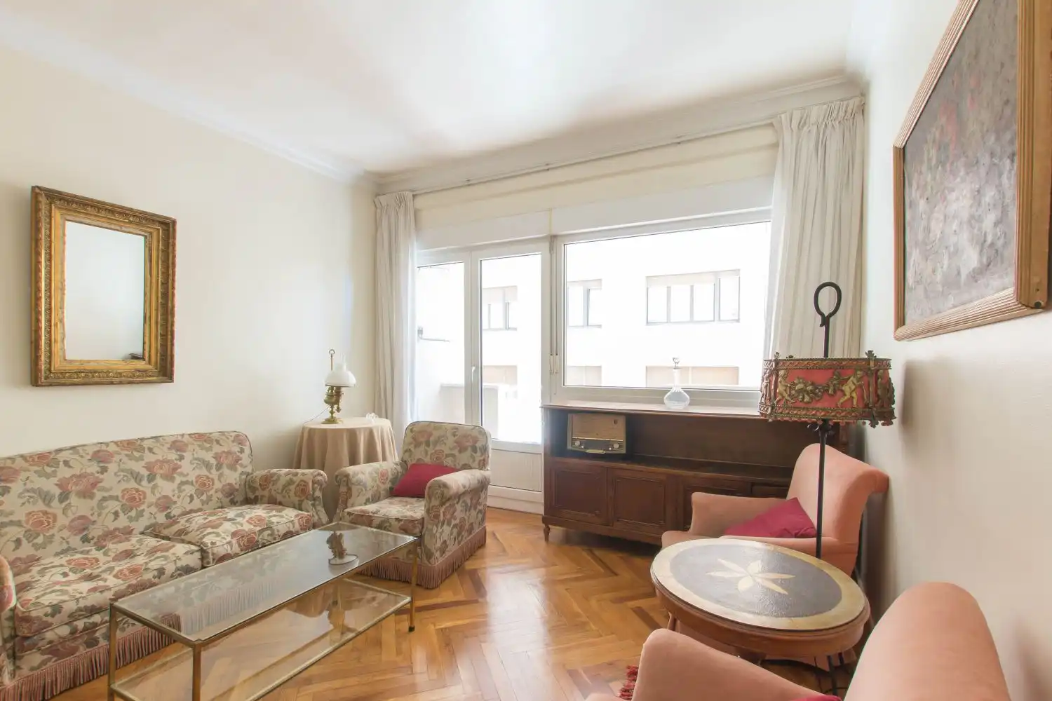 Sala d'estar de Pis en venda en  Pamplona / Iruña amb Calefacció, Parquet i Balcó