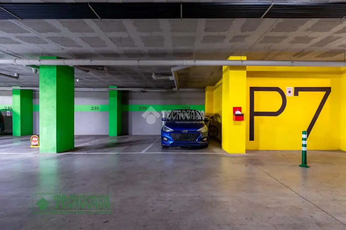 Parking de Piso en venta en Roquetas de Mar con Aire acondicionado, Terraza y Amueblado