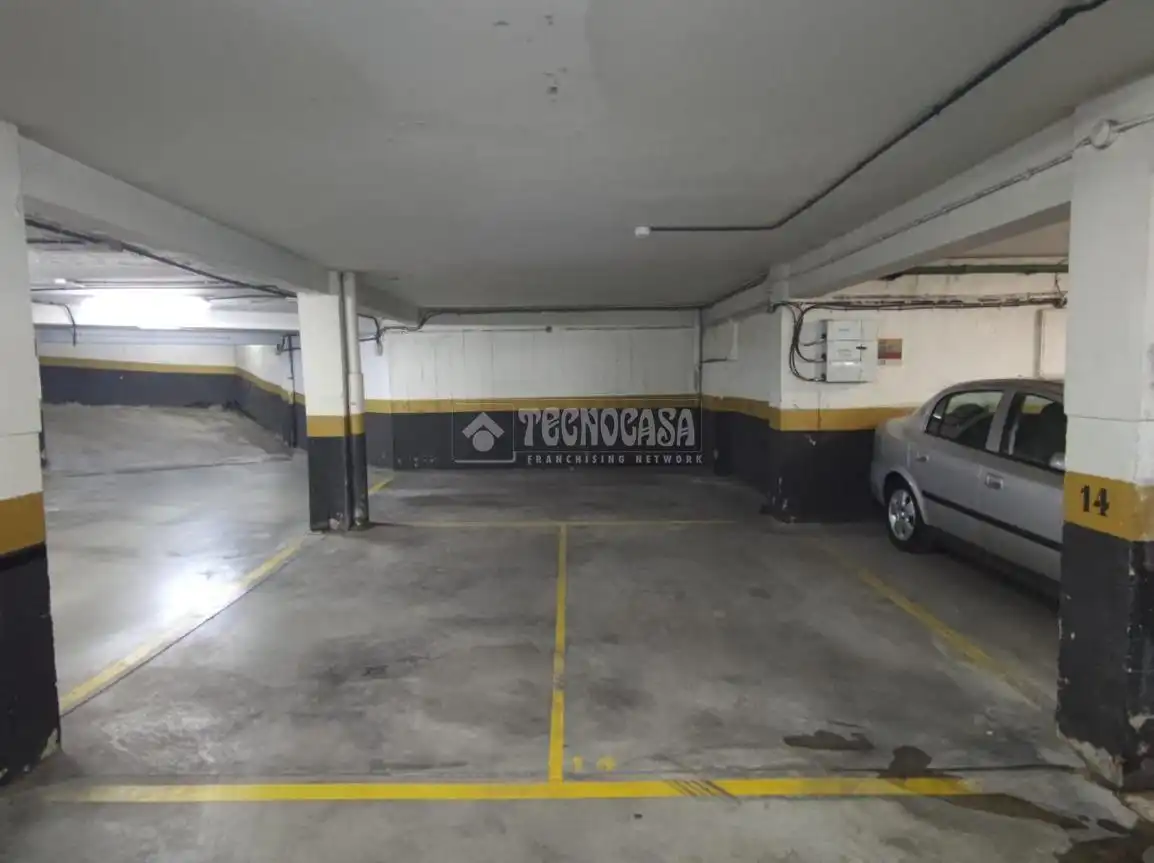 Individual amb ascensor en venda a Calle Alustante, imagen 3
