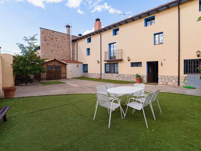 Vista exterior de Finca rústica en venda en Almenar de Soria amb Aire condicionat, Calefacció i Jardí privat