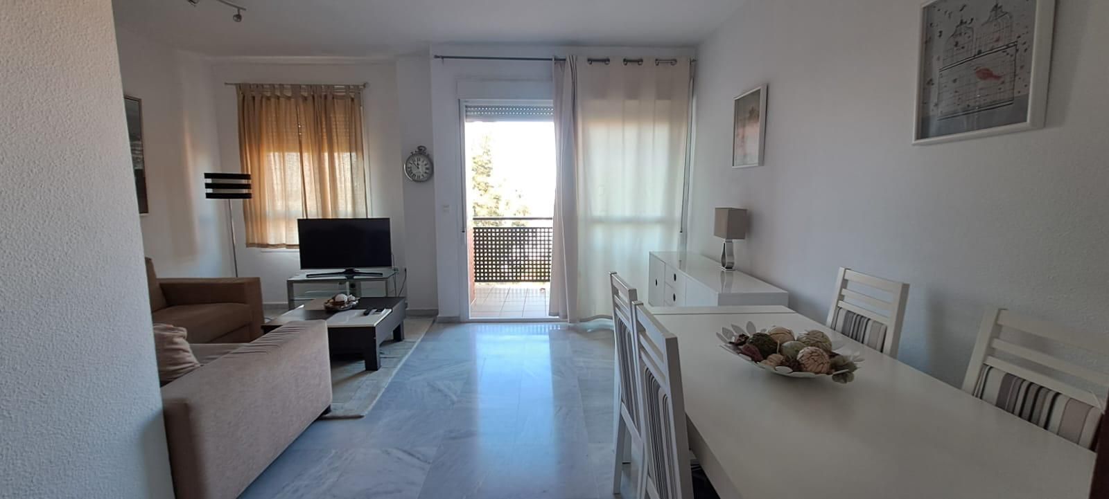 Sala d'estar de Pis en venda en Bormujos amb Aire condicionat, Terrassa i Piscina