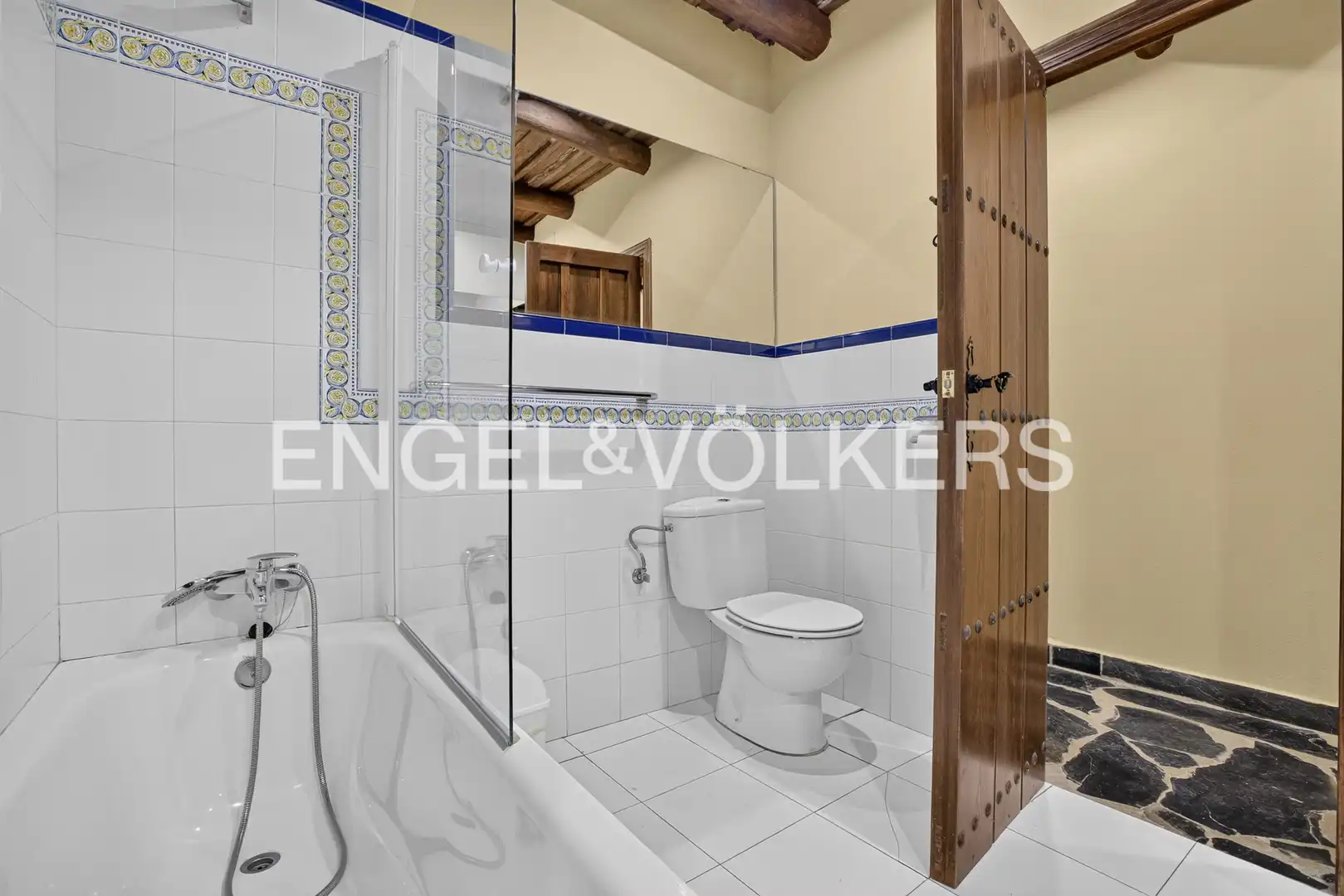 Bathroom of Houses for sale in Aracena, Huelva