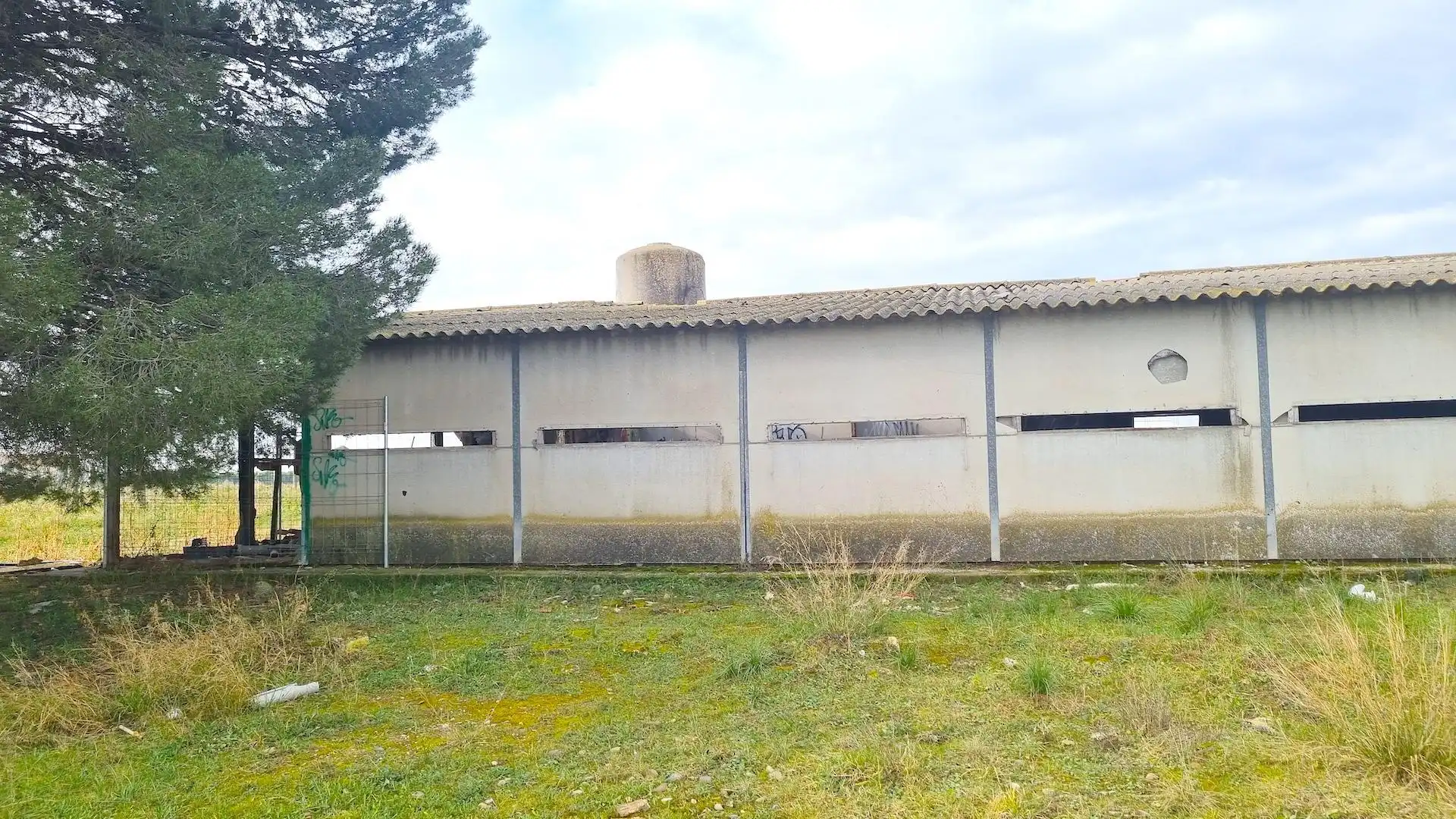 Vista exterior de Terreny industrial en venda en Villanueva de Gállego