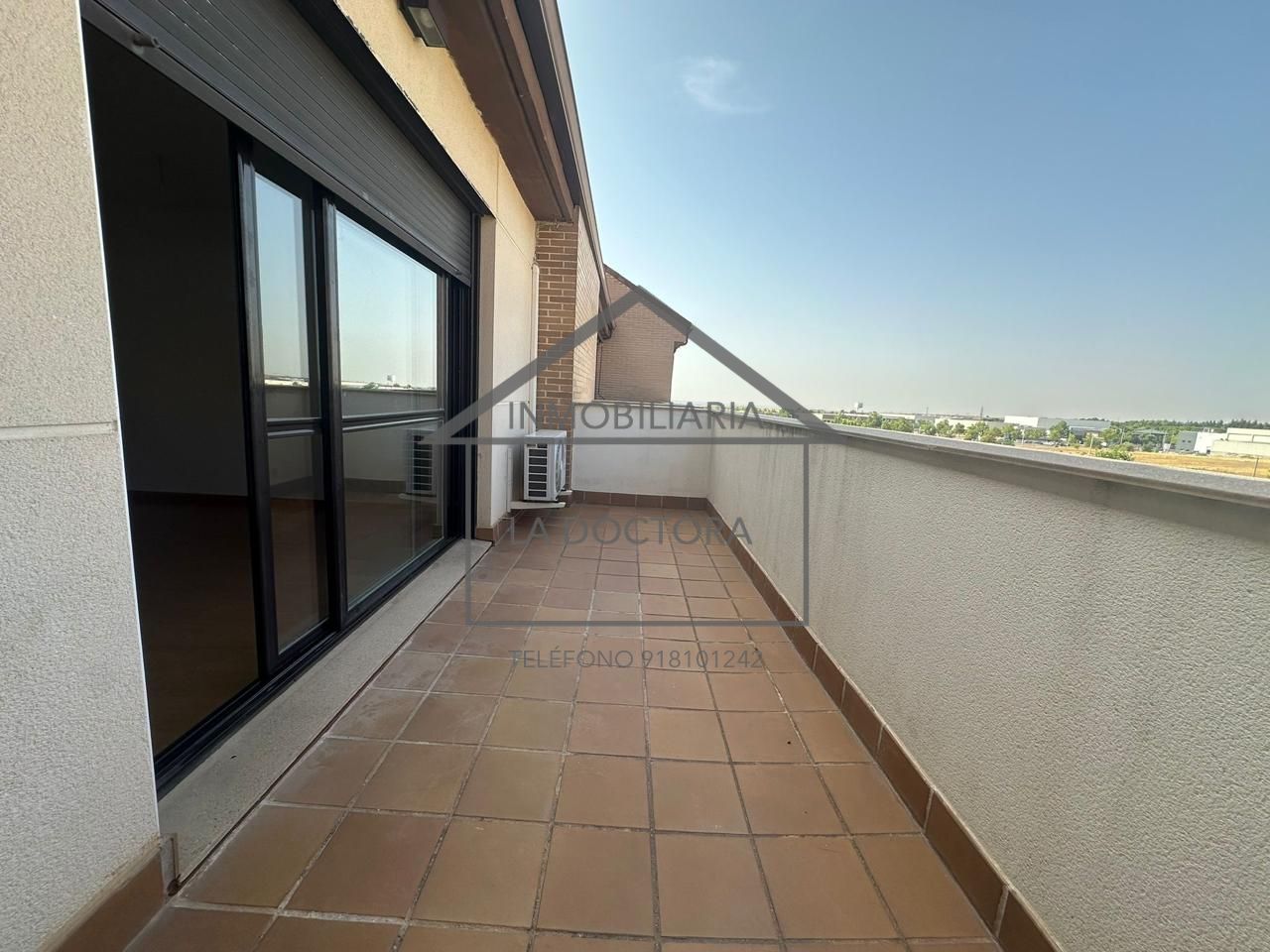 Attic to rent in Del Arroyo Juncal, La Dehesa - El Pinar