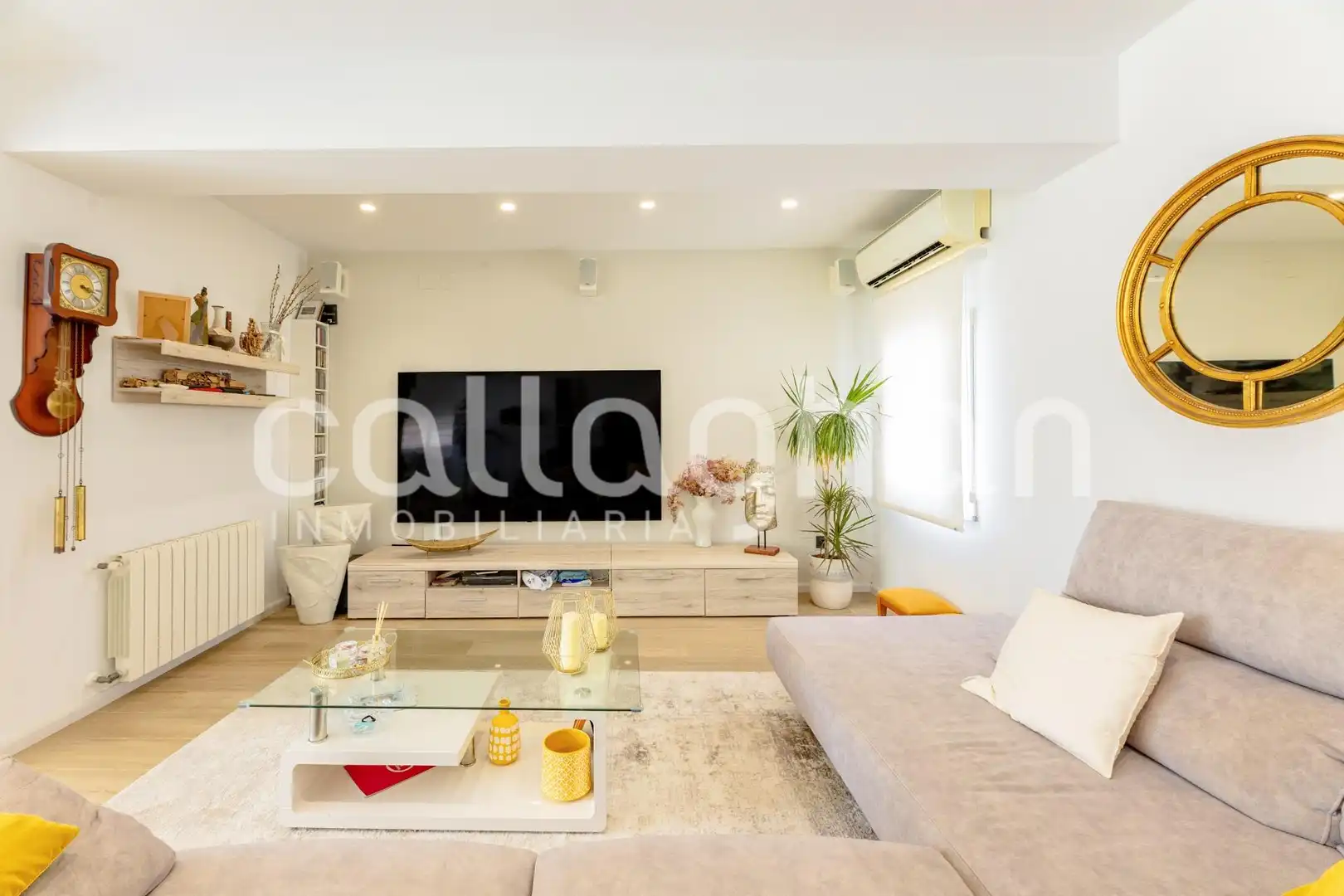 Sala de estar de Casa o chalet en venta en L'Eliana con Aire acondicionado, Calefacción y Piscina
