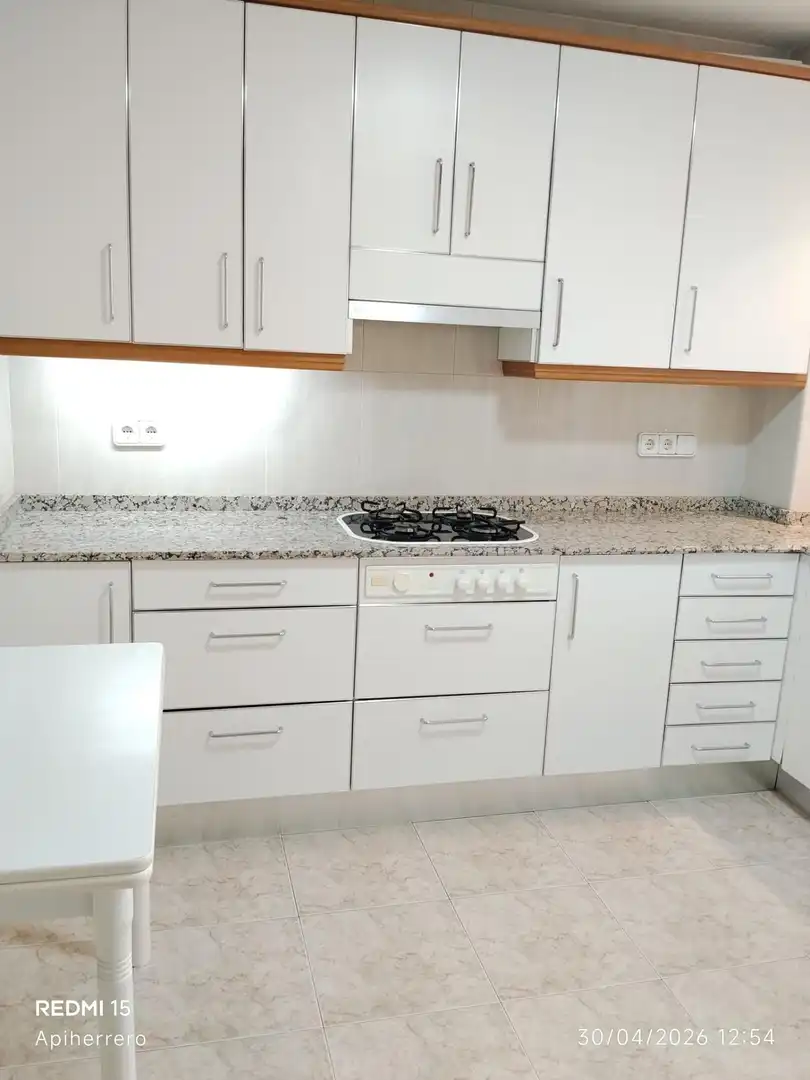 Cocina de Piso de alquiler en Alicante / Alacant con Amueblado y Balcón