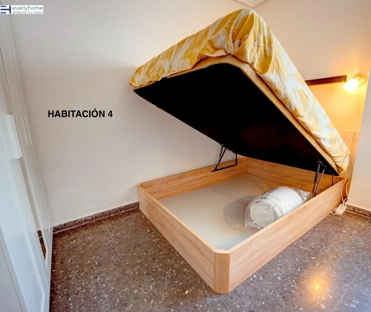 Habitación de Piso para compartir en Valencia con Terraza, Amueblado y Balcón