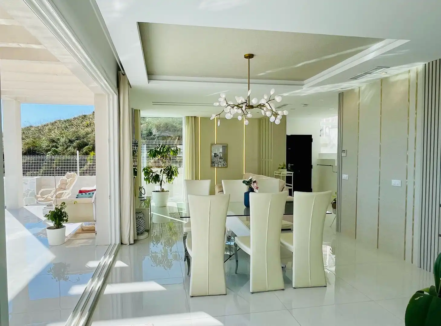Comedor de Casa o chalet en venta en Benalmádena con Aire acondicionado, Jardín privado y Terraza