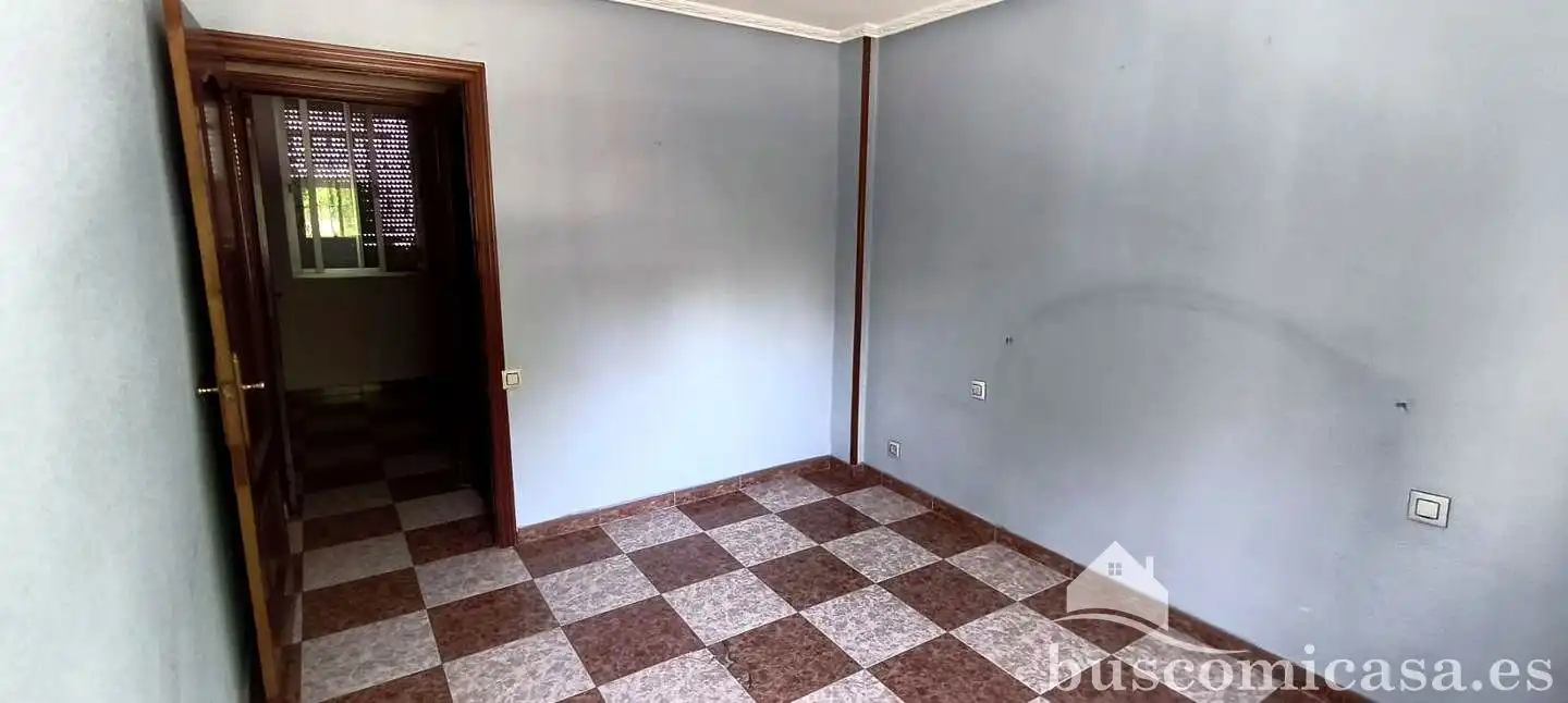 Schlafzimmer von Erdgeschoss zum Verkauf in Linares