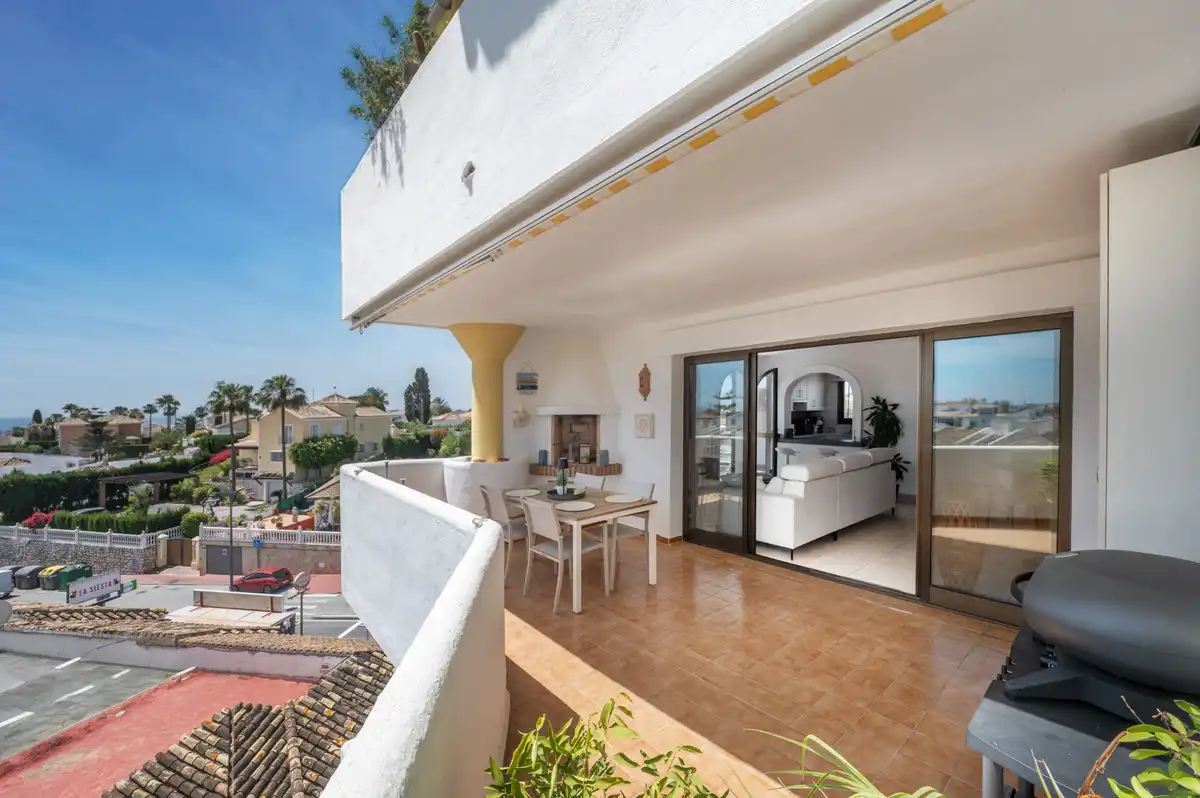 Apartamento con piscina en venta en Calahonda, imagen 14