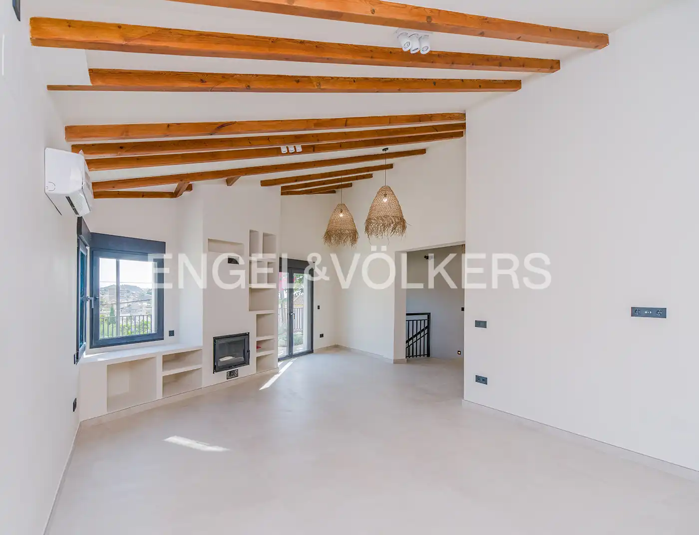 Sala d'estar de Casa o xalet en venda en El Campello amb Aire condicionat, Calefacció i Jardí privat