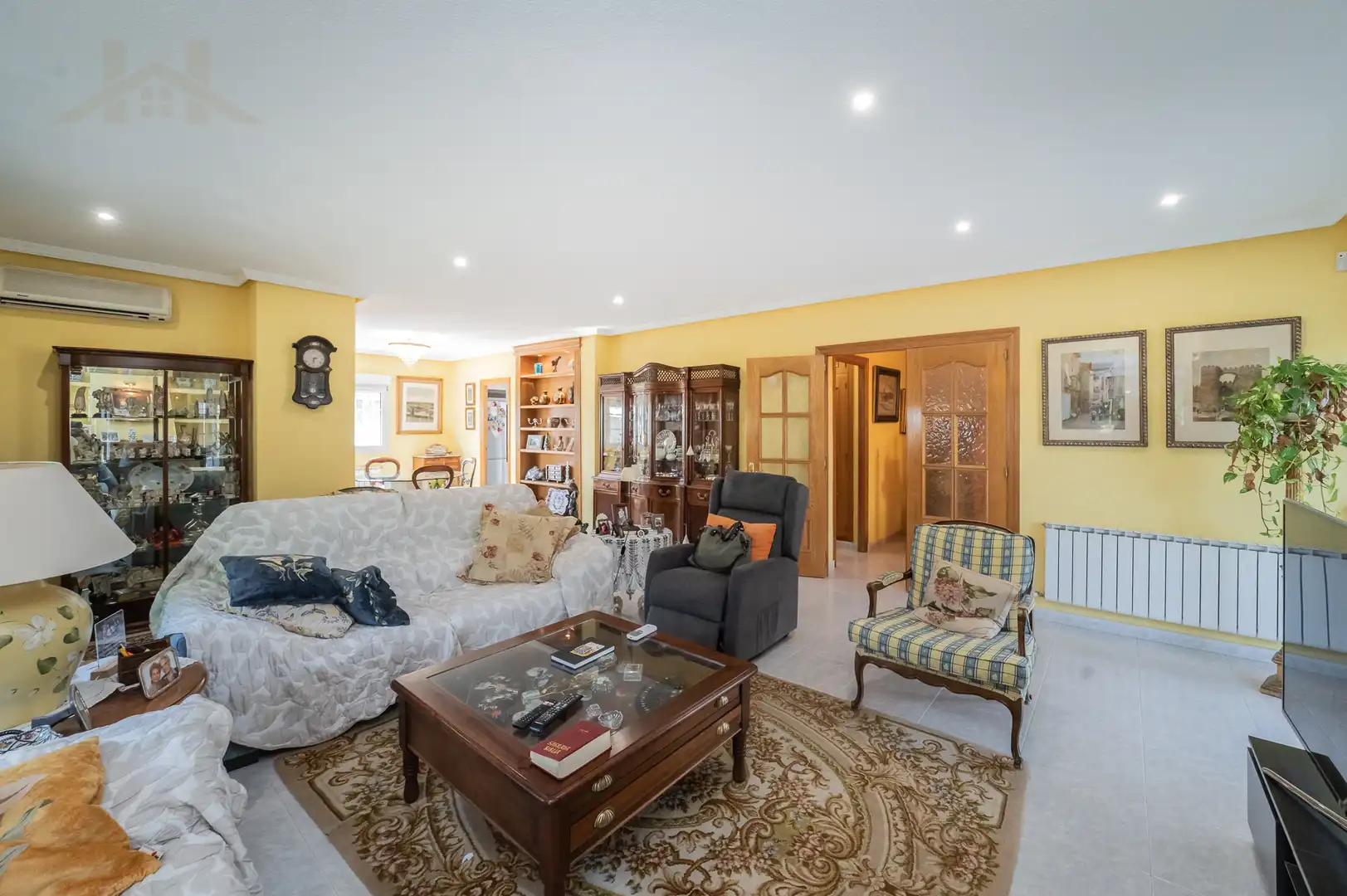 Sala d'estar de Casa o xalet en venda en Valdemorillo amb Aire condicionat, Calefacció i Jardí privat