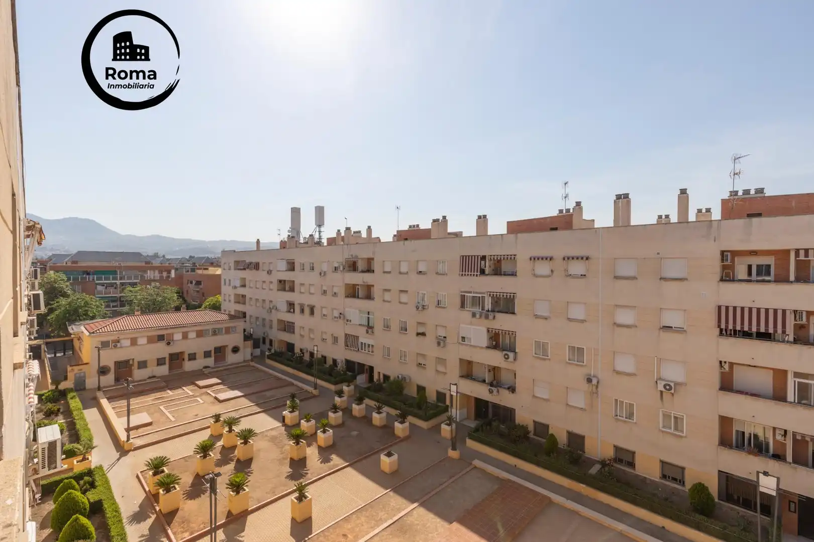 Vista exterior de Piso en venta en Granada con Calefacción, Terraza y Amueblado