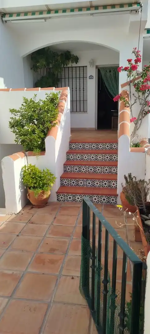 Casa adosada en venta en Motril con Aire acondicionado, Terraza y Trastero