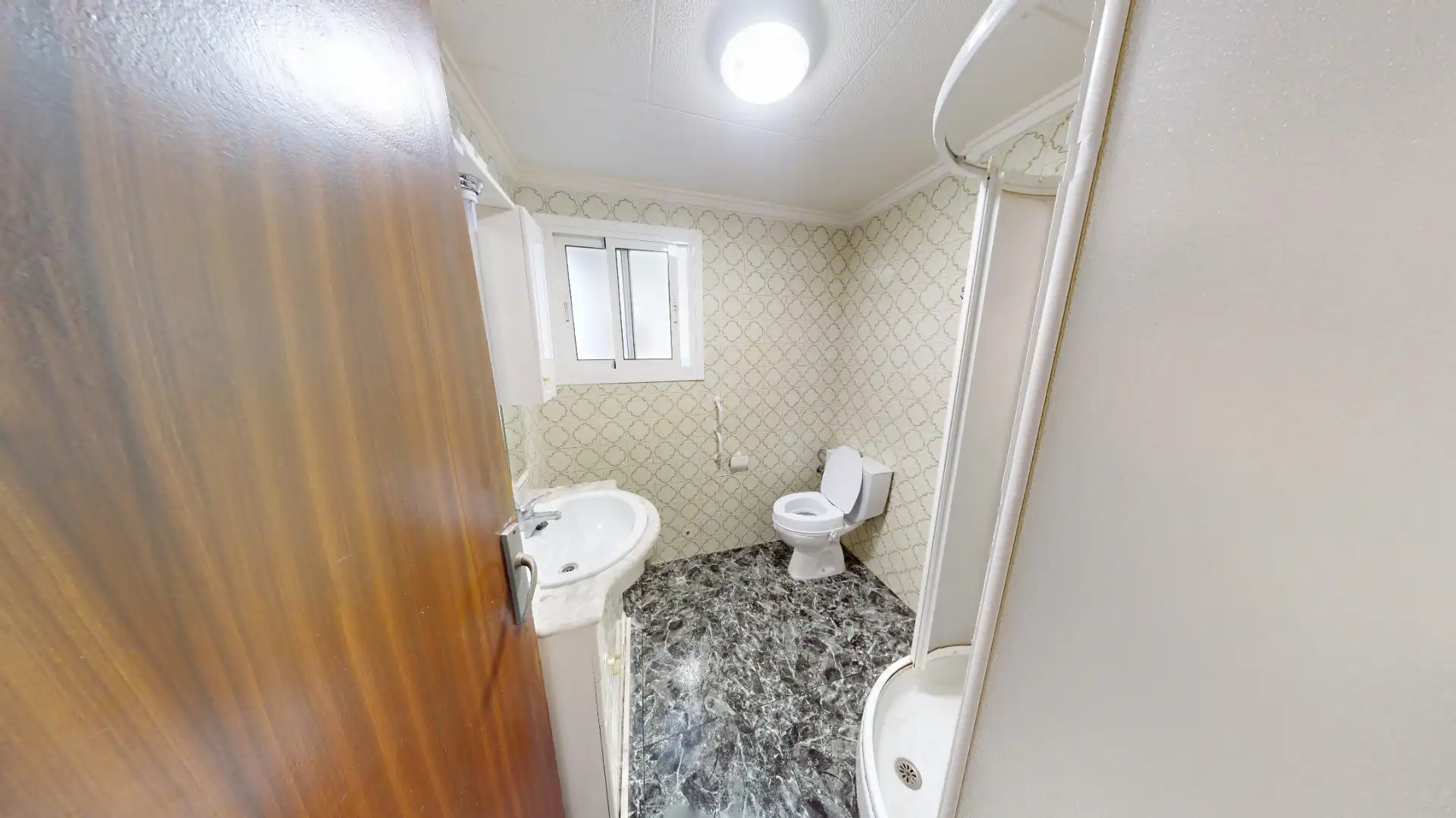 Baño de Piso en venta en Elche / Elx con Aire acondicionado y Amueblado