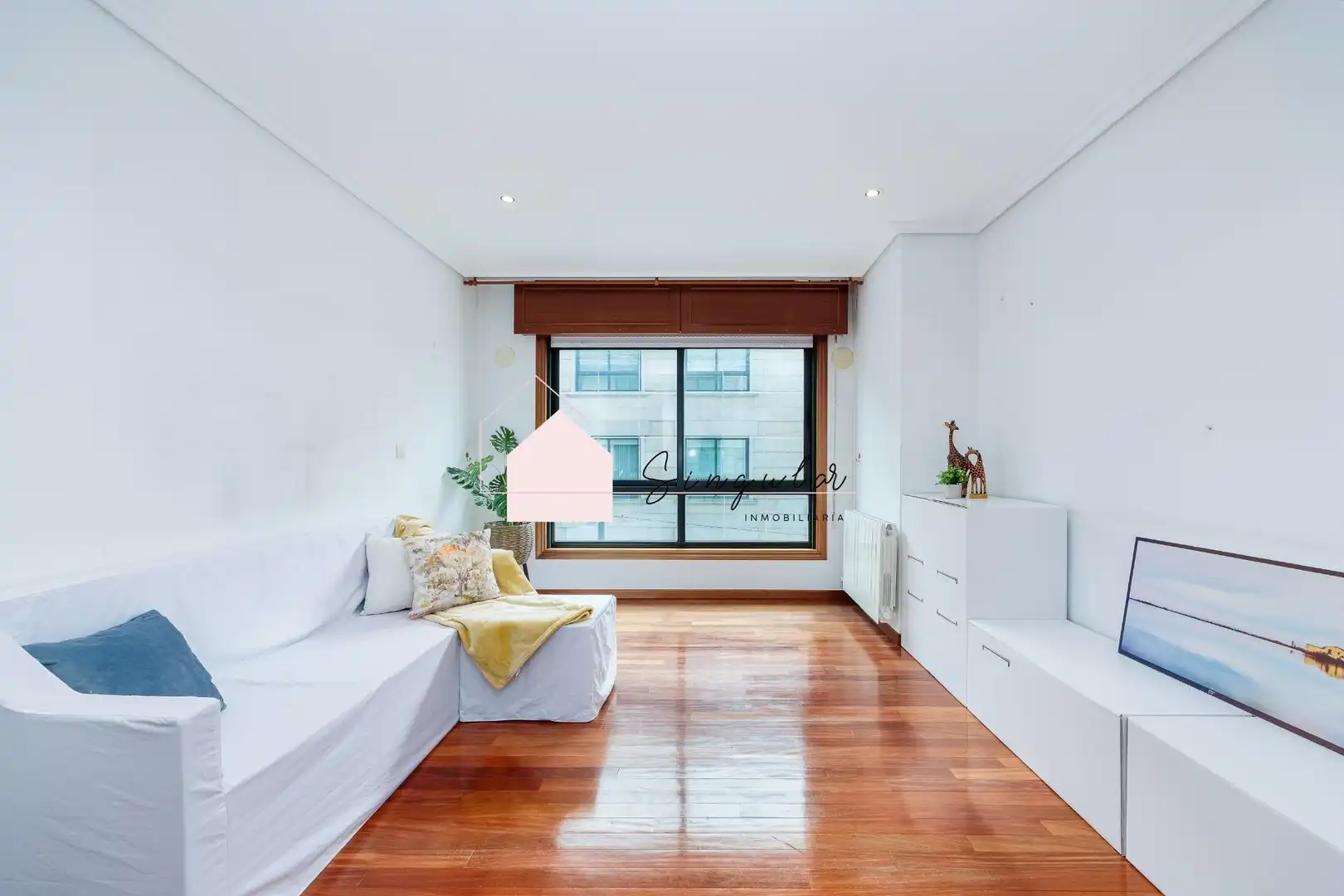 Living room of Flat for sale in Tui  with Heating, Parquet flooring and Storage room