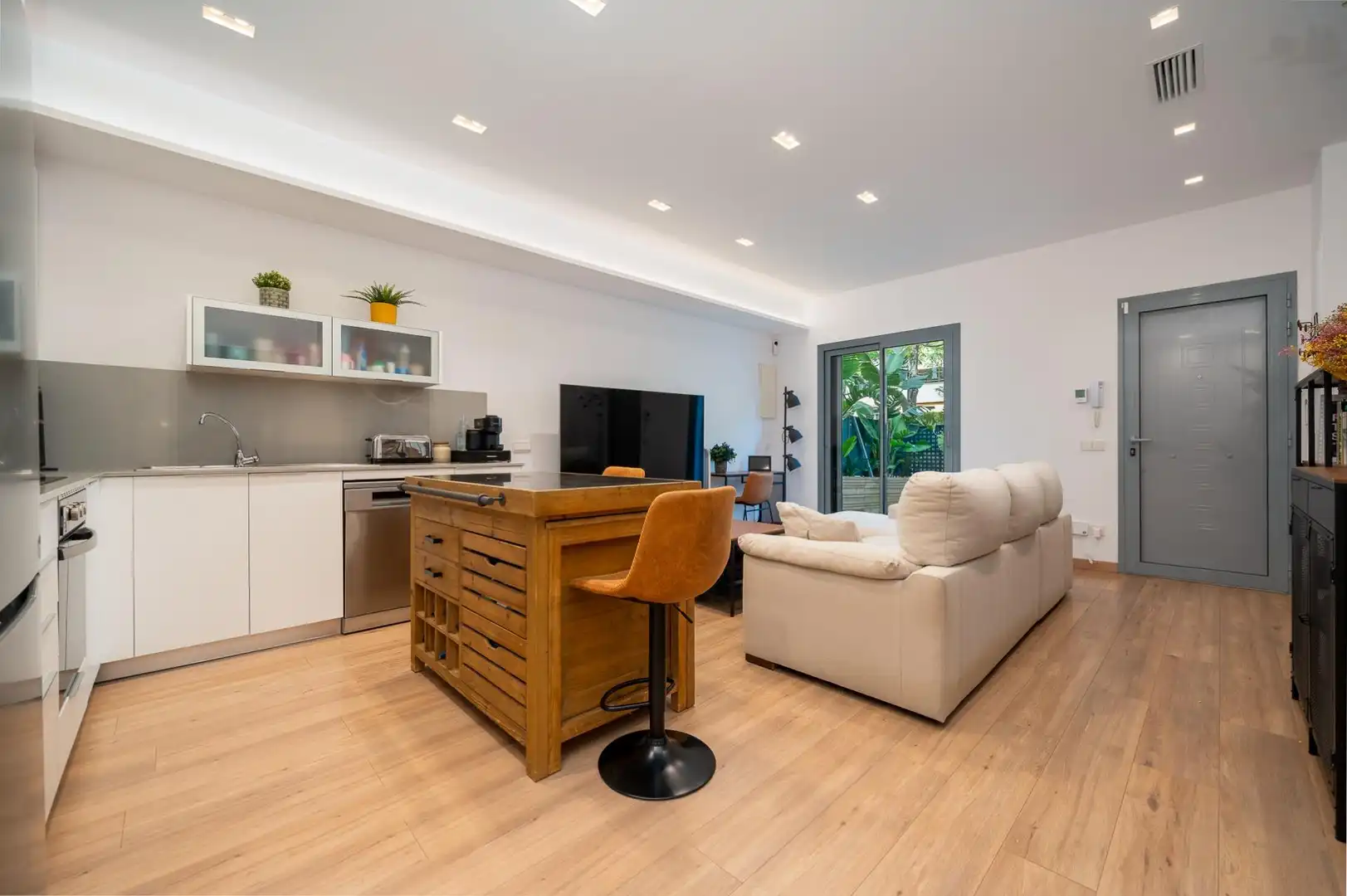 Sala de estar de Planta baja en venta en  Palma de Mallorca con Aire acondicionado, Calefacción y Jardín privado