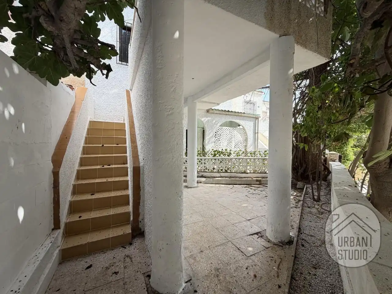 Vista exterior de Casa o xalet en venda en Torrevieja amb Jardí privat, Parquet i Terrassa