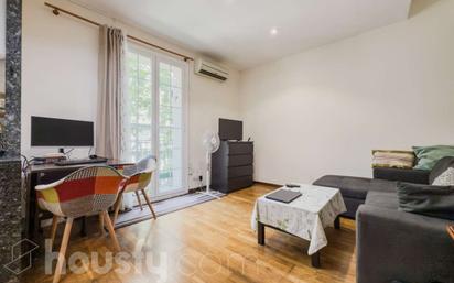 Bedroom of Flat for sale in  Barcelona Capital  with Air Conditioner, Heating and Parquet flooring