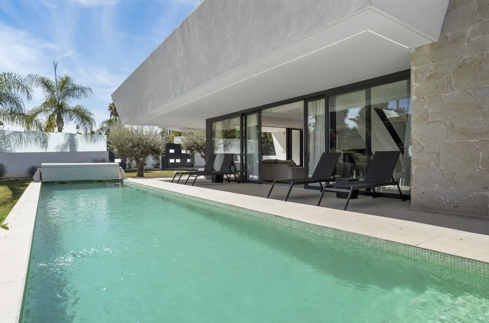 Swimming pool of Houses for rent in Marbella  with Air Conditioner, Private garden and Swimming Pool