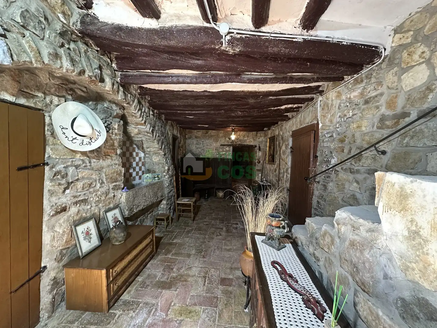 Houses for sale in Montmaneu
